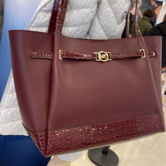 MICHAEL KORS
Reed Large Leather Belted Satchel Shoulder Tote Handbag 
Oxblood - Picture 9 of 16